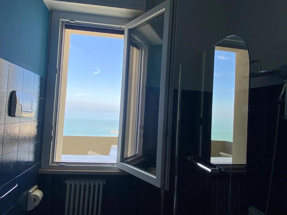 페자로 Tramonto In Baia 아파트 외부 사진