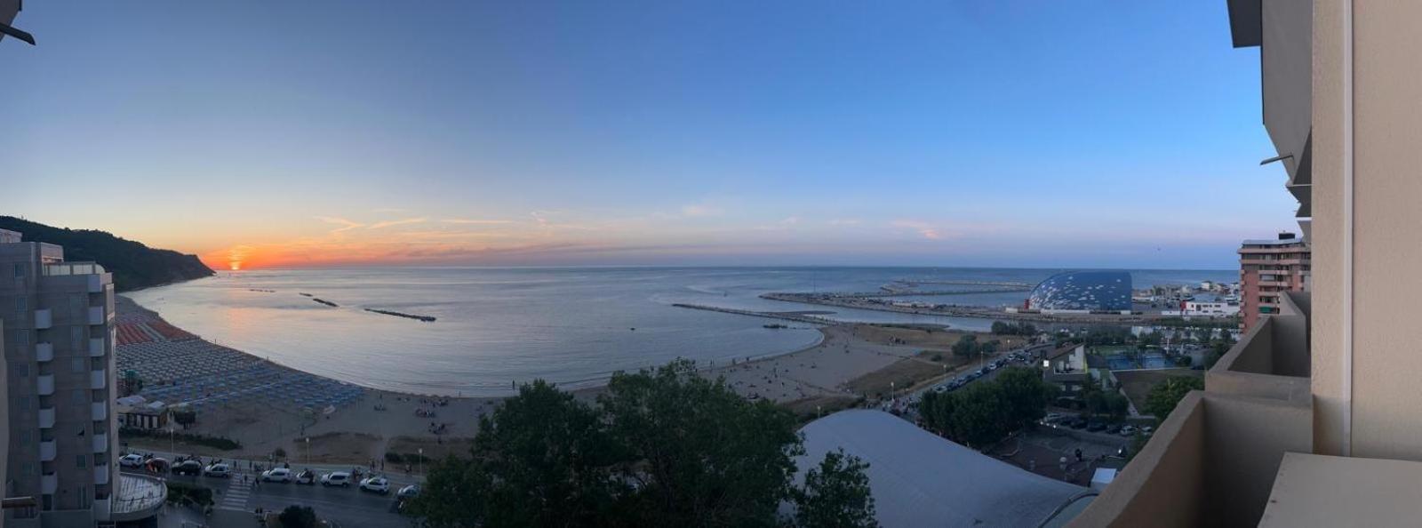 페자로 Tramonto In Baia 아파트 외부 사진