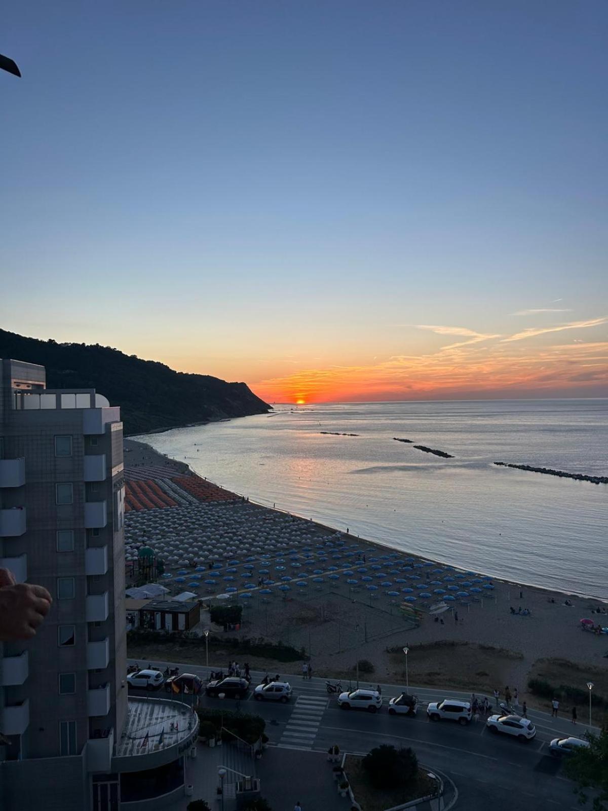 페자로 Tramonto In Baia 아파트 외부 사진